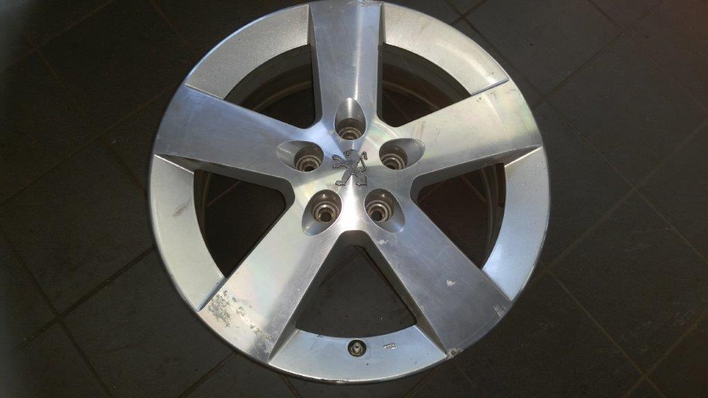 Peugeot originál 7x17 5x108 ET48