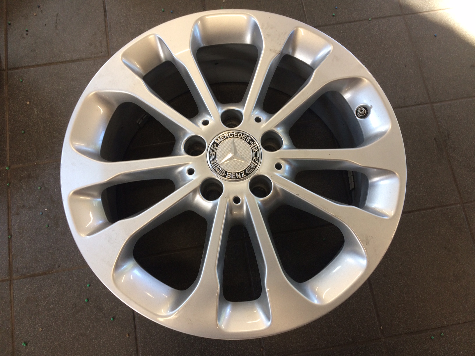 Mercedes originál A1564011700 6,5x17 5x112 ET38