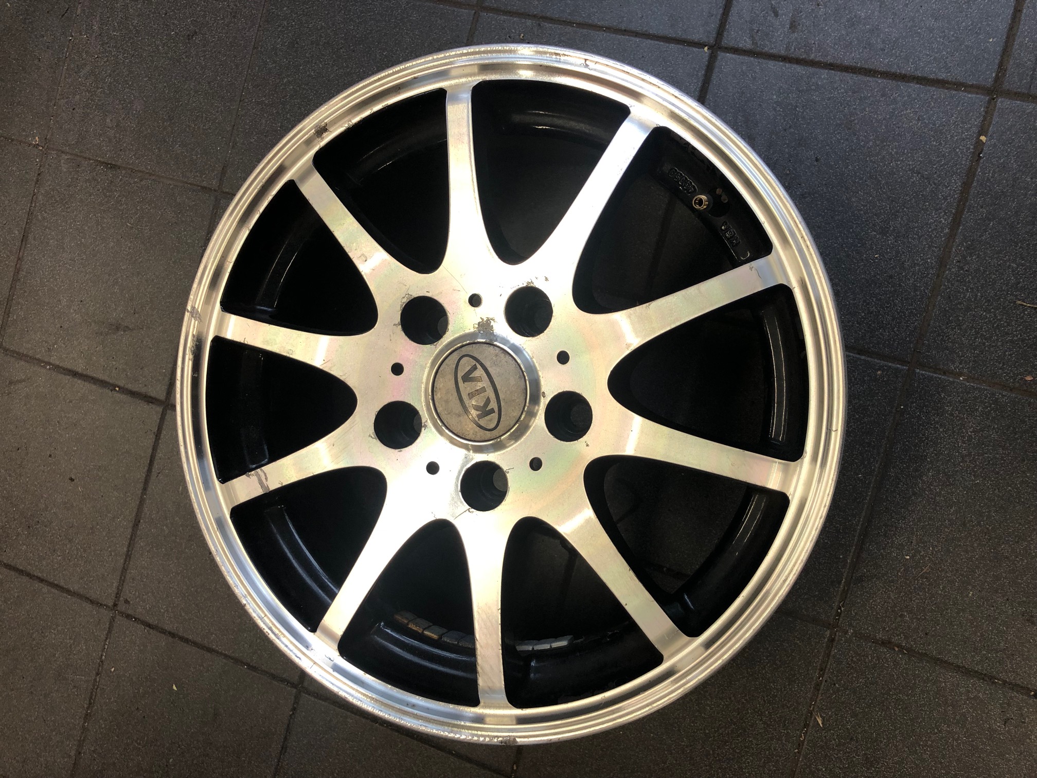 Kia neoriginál Dezent 6,5x15 5x114 ET40